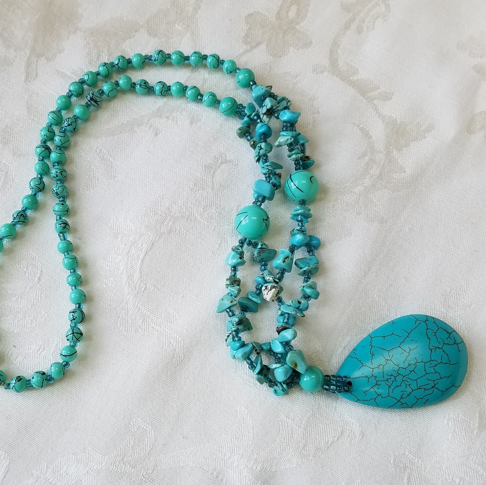 Artistic Necklace with Natural Beauty Turquoise Color